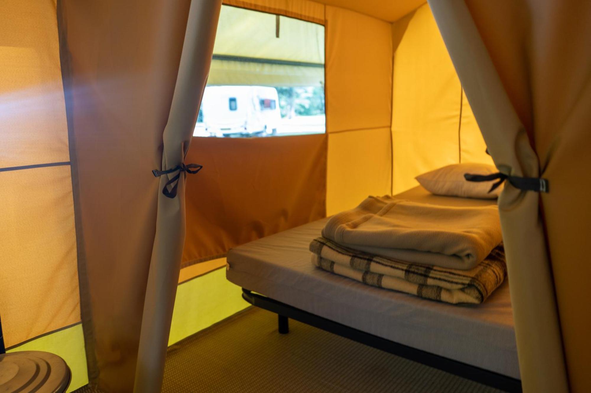 Camping Onlycamp Les Vailhes Lodève Chambre photo