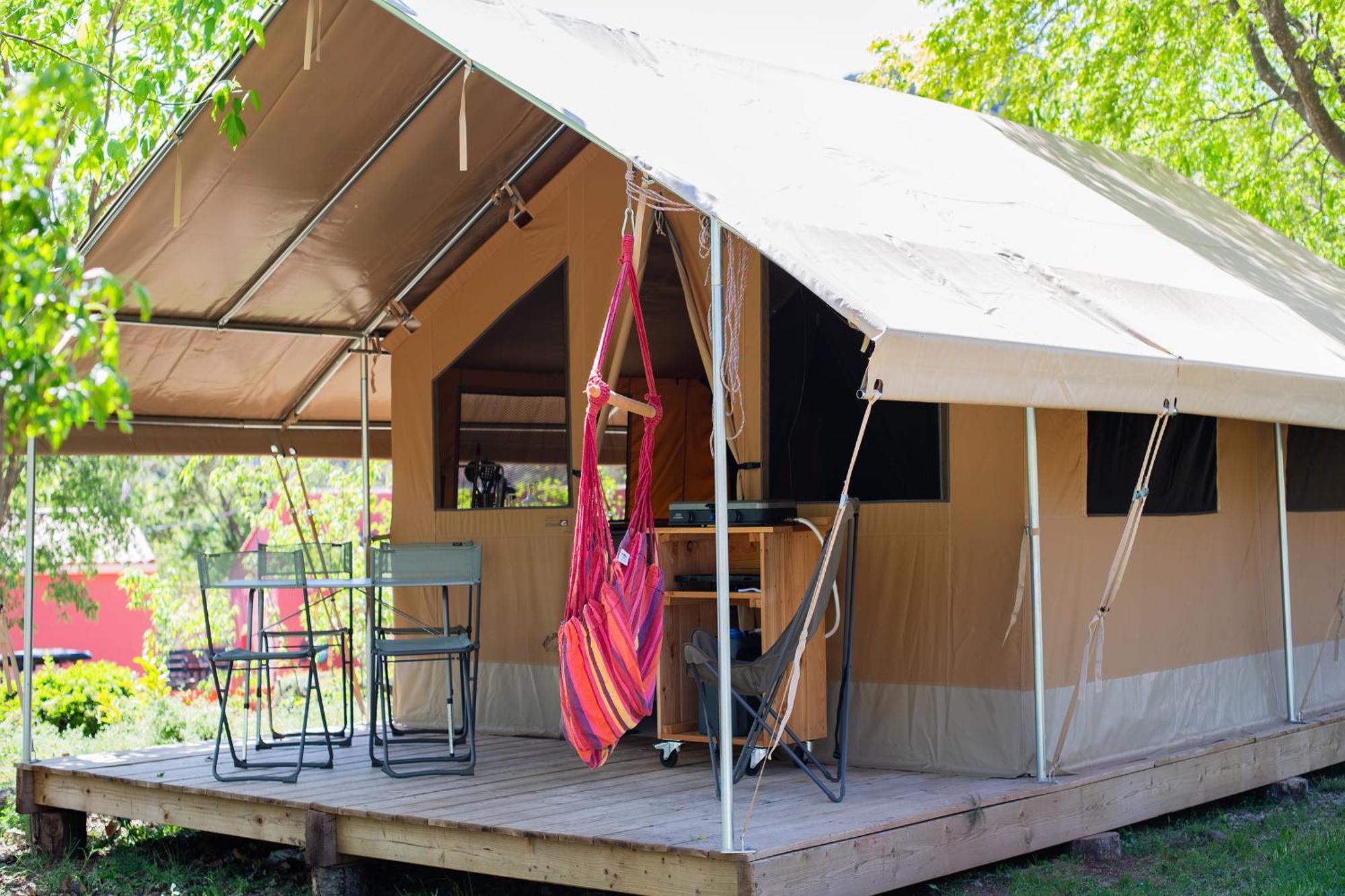 Camping Onlycamp Les Vailhes Lodève Extérieur photo